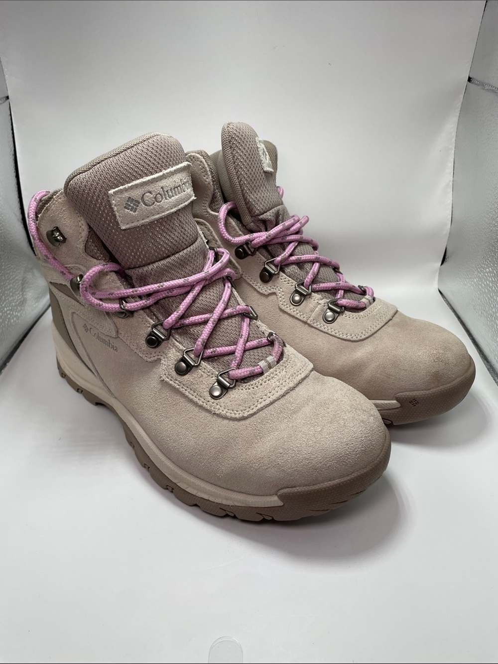 Columbia Women's Discontinued Newton Ridge Plus Waterproof 10.5